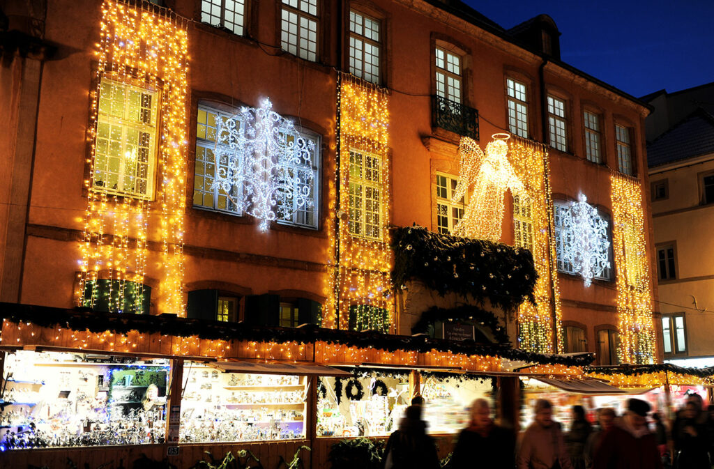 lumieres de noel decor musee beurnier montbeliard 1428x939px 1
